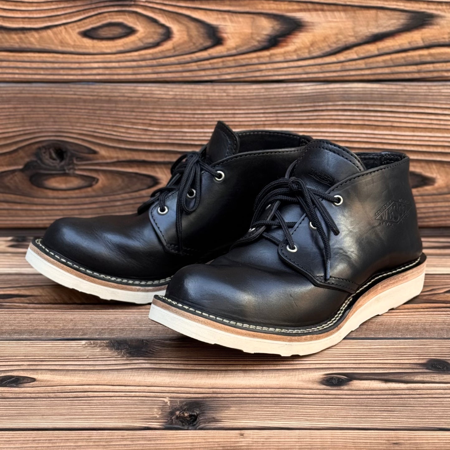 HORSEHIDE CHUKKA Black Horsehide #4014 Vibram Natural〈10E〉