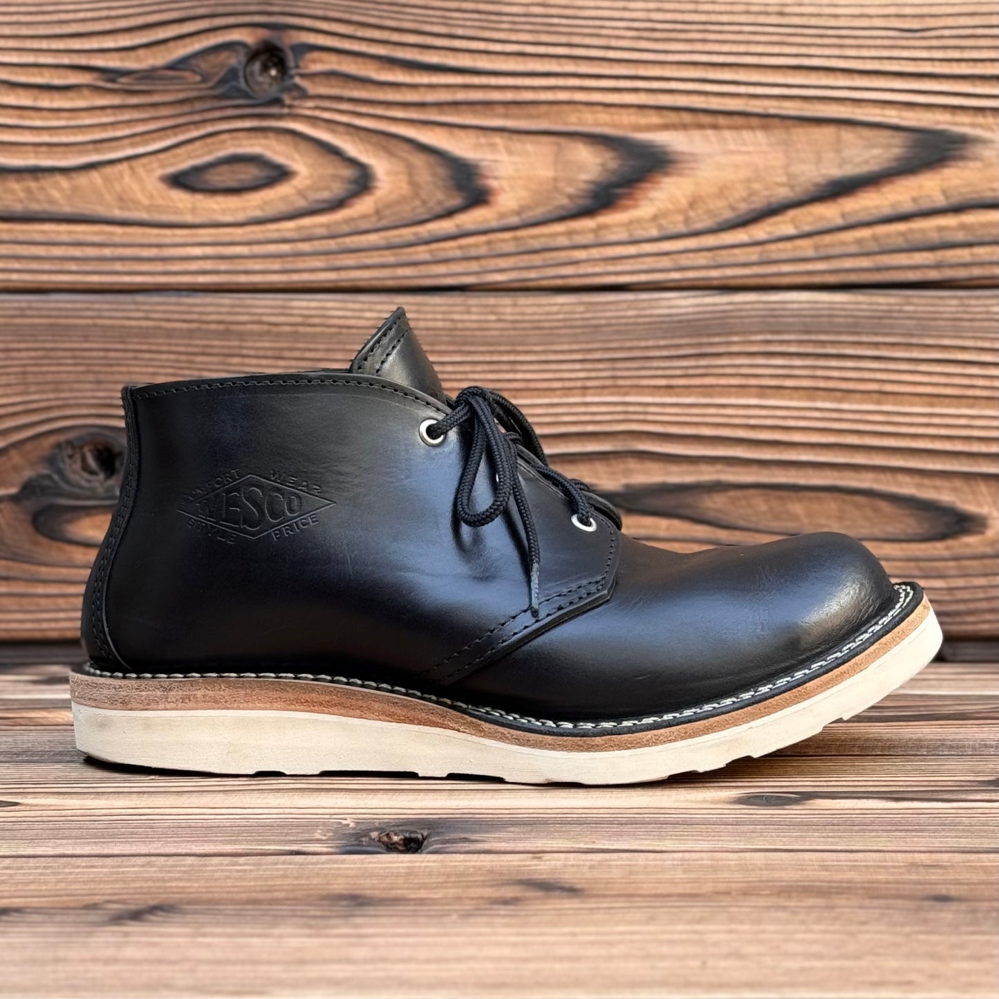 HORSEHIDE CHUKKA Black Horsehide #4014 Vibram Natural〈10E〉