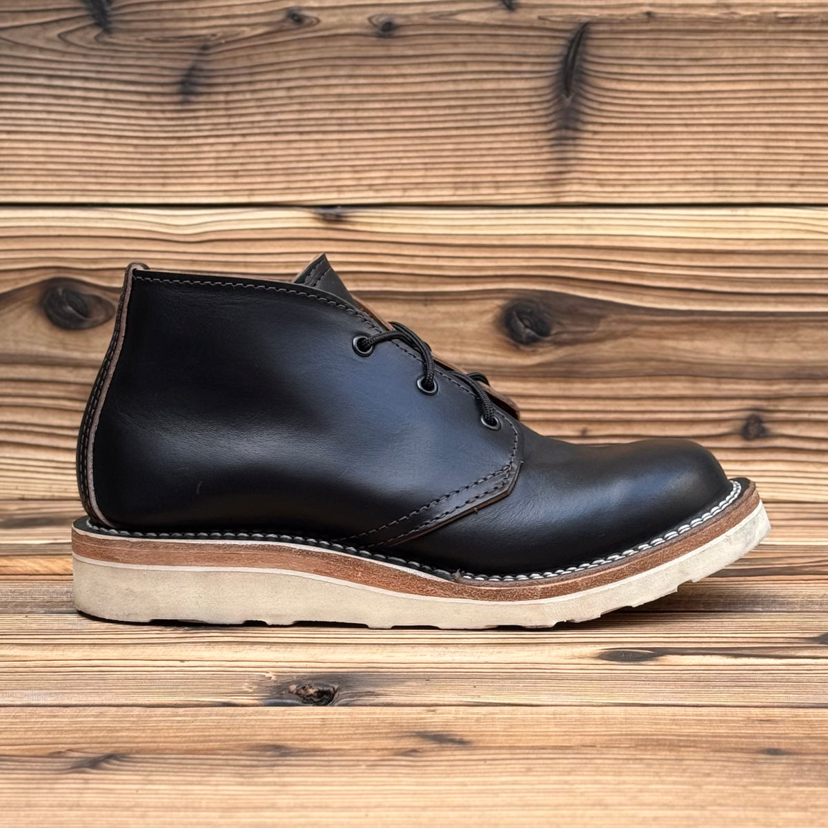CHUKKA Horween Black Horsehide #4014 Vibram Natural〈8B〉
