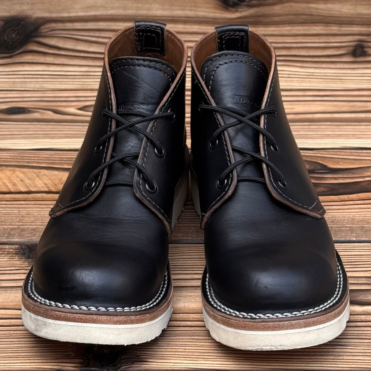 CHUKKA Horween Black Horsehide #4014 Vibram Natural〈8B〉