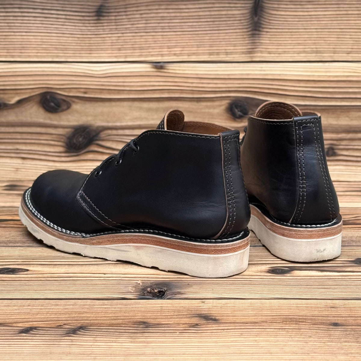CHUKKA Horween Black Horsehide #4014 Vibram Natural〈8B〉